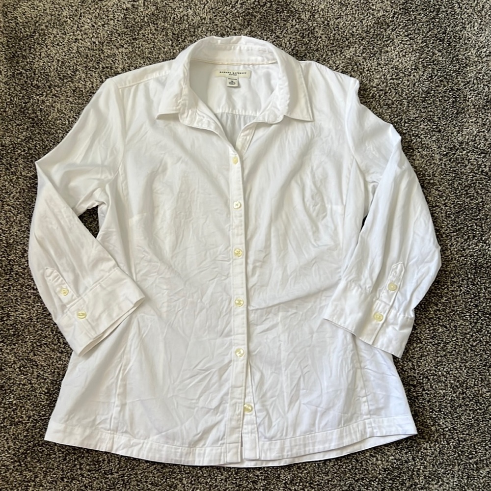 Banana Republic Fitted Button Up